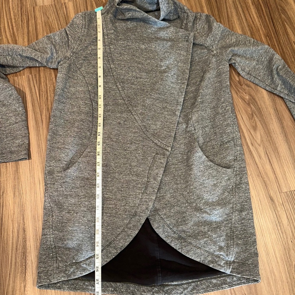 Lululemon Wrap Cardigan Jacket Charcoal Heather Snap Closure Pockets Size 4 - Picture 7 of 7